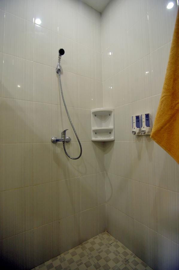 Reddoorz Hostel Near Gwk Main Gate 웅아산 외부 사진
