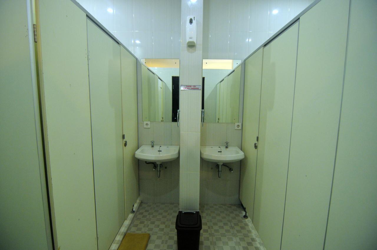 Reddoorz Hostel Near Gwk Main Gate 웅아산 외부 사진